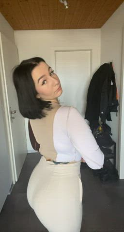 I would fvck everyone who likes my sexy body : video clip