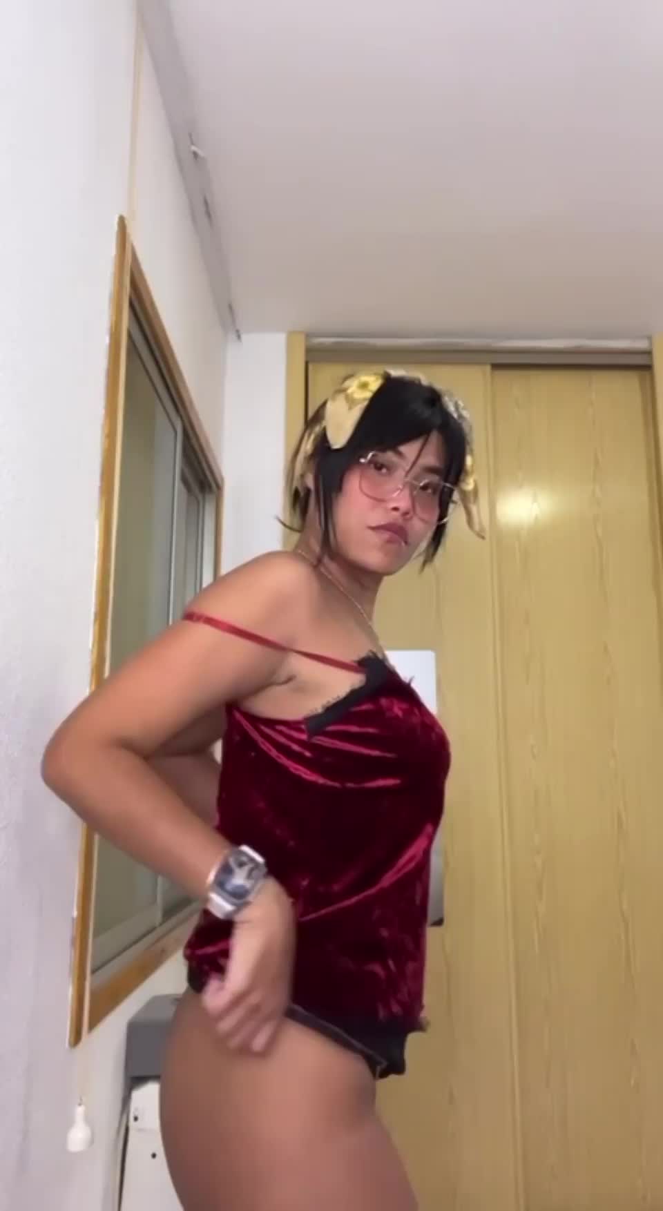 Fuck a Redditor, that's my only new year's resolution. : video clip