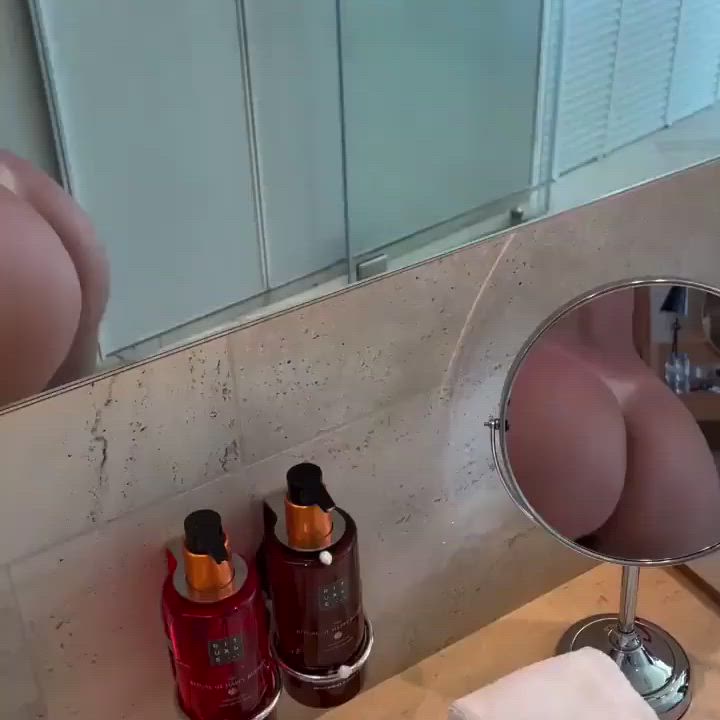 Small Mirror : video clip