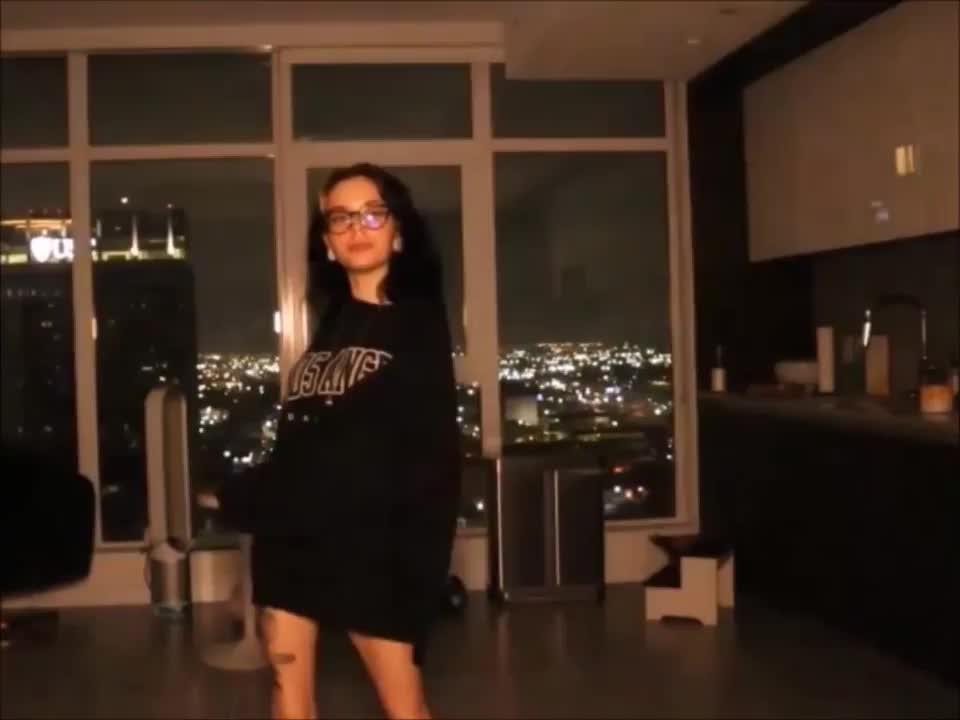 no pants dance : video clip