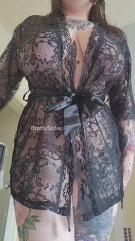 Revealing my curvy Irish body, does it turn you on? : video clip