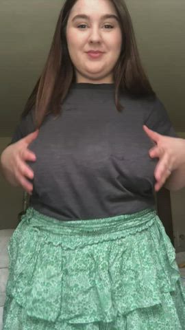 let me introduce you to my H cups : video clip