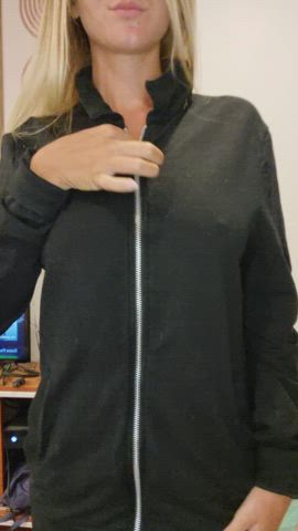 How would grade these natural tits..I hope above a C+ : video clip