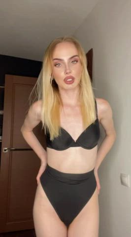 Can I be ur girlfriend for today : video clip
