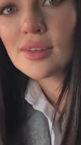She works for her cum 😈 : video clip