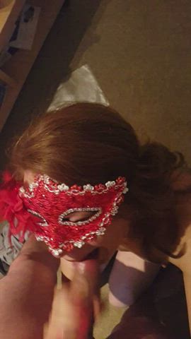 Amateur facial with a mask : video clip