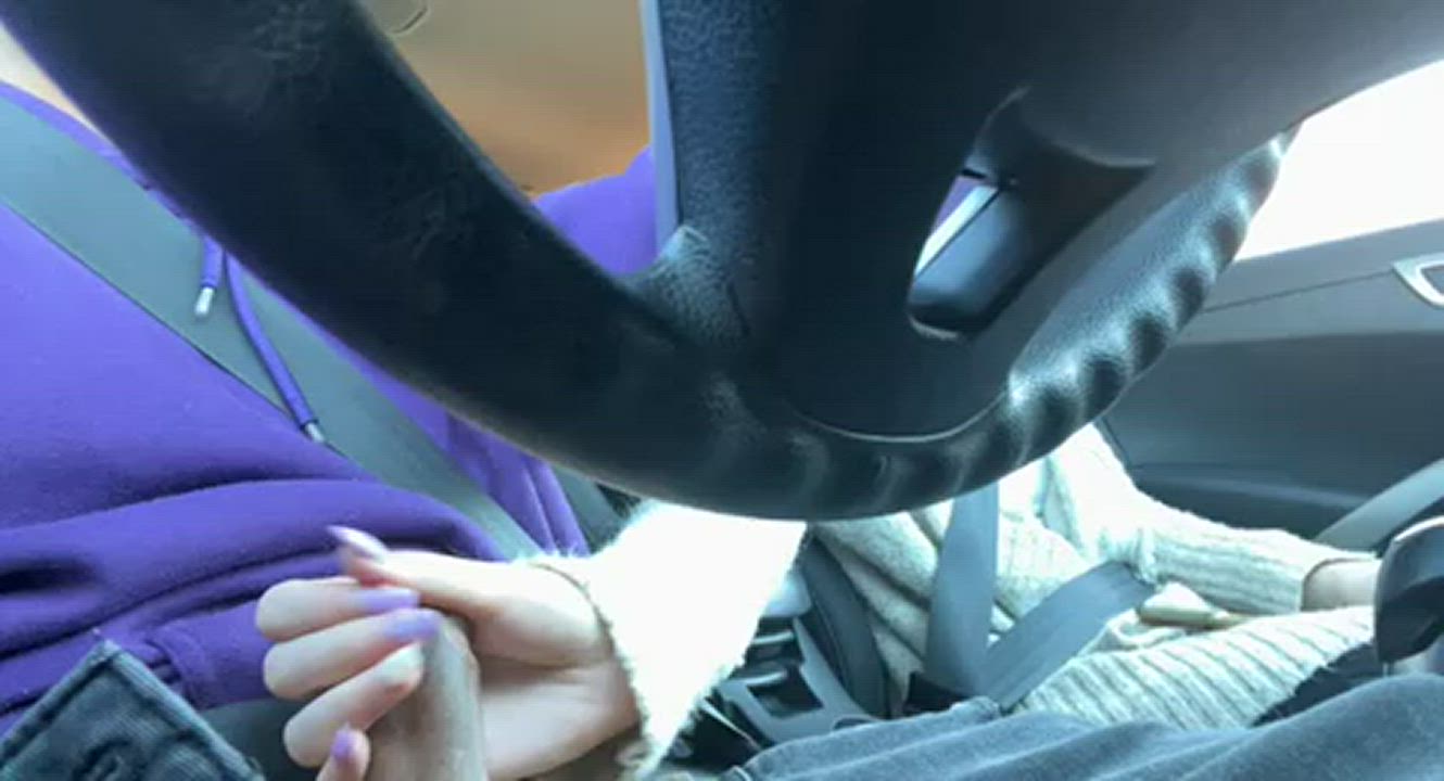 She strokes , I drive <3 : video clip