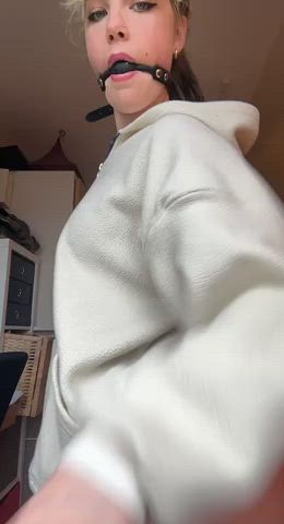 Is a white college girl with a fat ass your type? : video clip