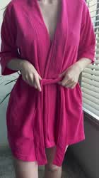 Disrobing my pale body for your viewing pleasure : video clip