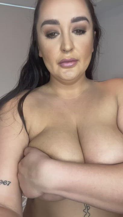 My boyfriend says my boobs are too big and that I should lose weight and get a breast reduction😢😢….what do you think? [f] : video clip