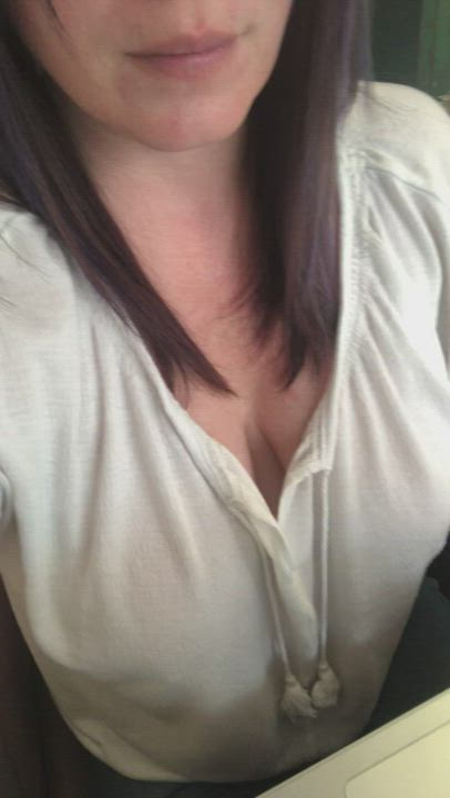 Anyone in here like a naughty secretary? [gif] : video clip