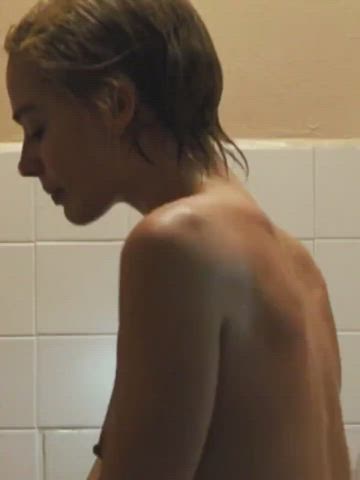 Margot Robbie is pure perfection : video clip