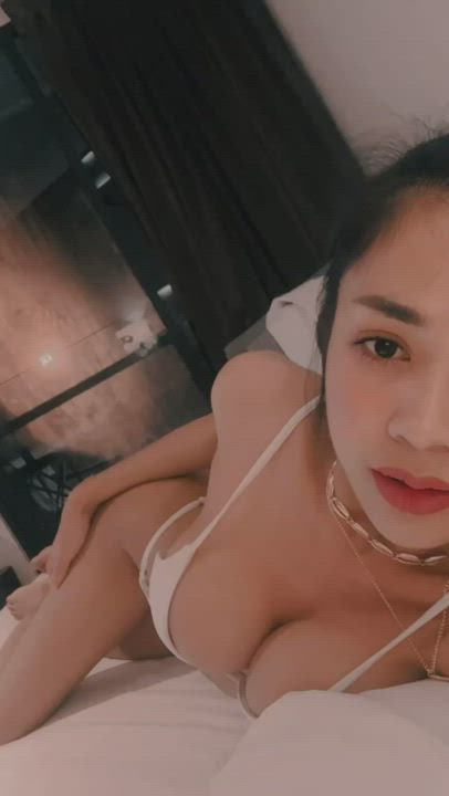 To the 4 guys that sort by new, thanks 🙈 : video clip