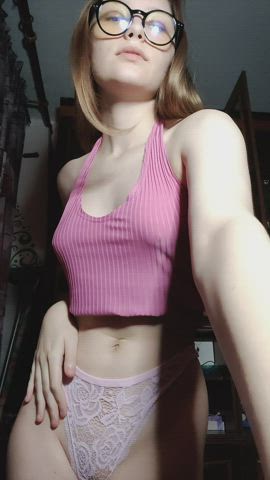 No tattoos, no piercings, and never had a bf…hope I won’t be too boring for fun : video clip