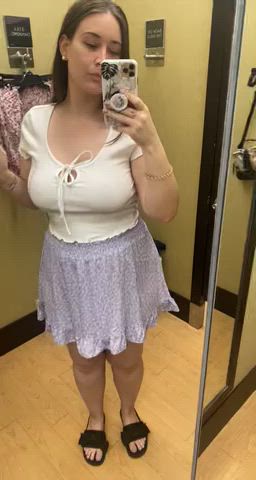 Braless fun : video clip