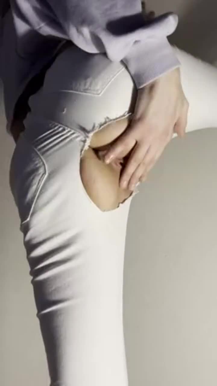 Let me show you my tight gape : video clip