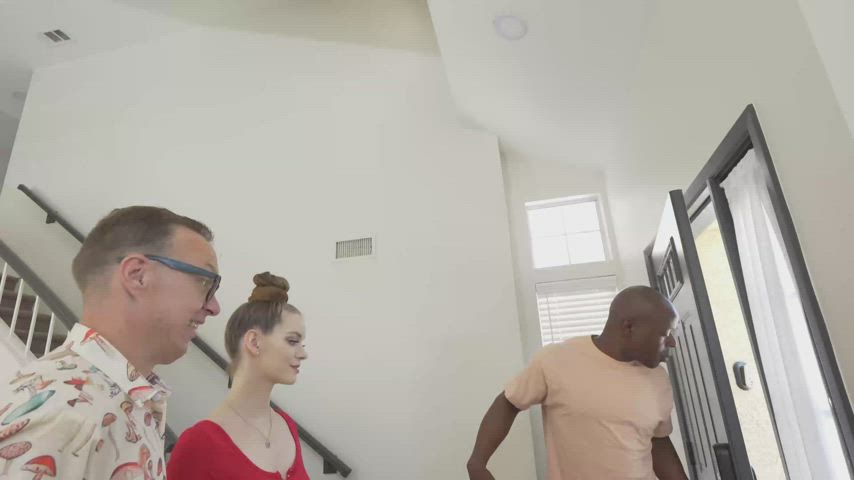 Slutty wife Erin Everheart fucks house guest in front of her husband : video clip