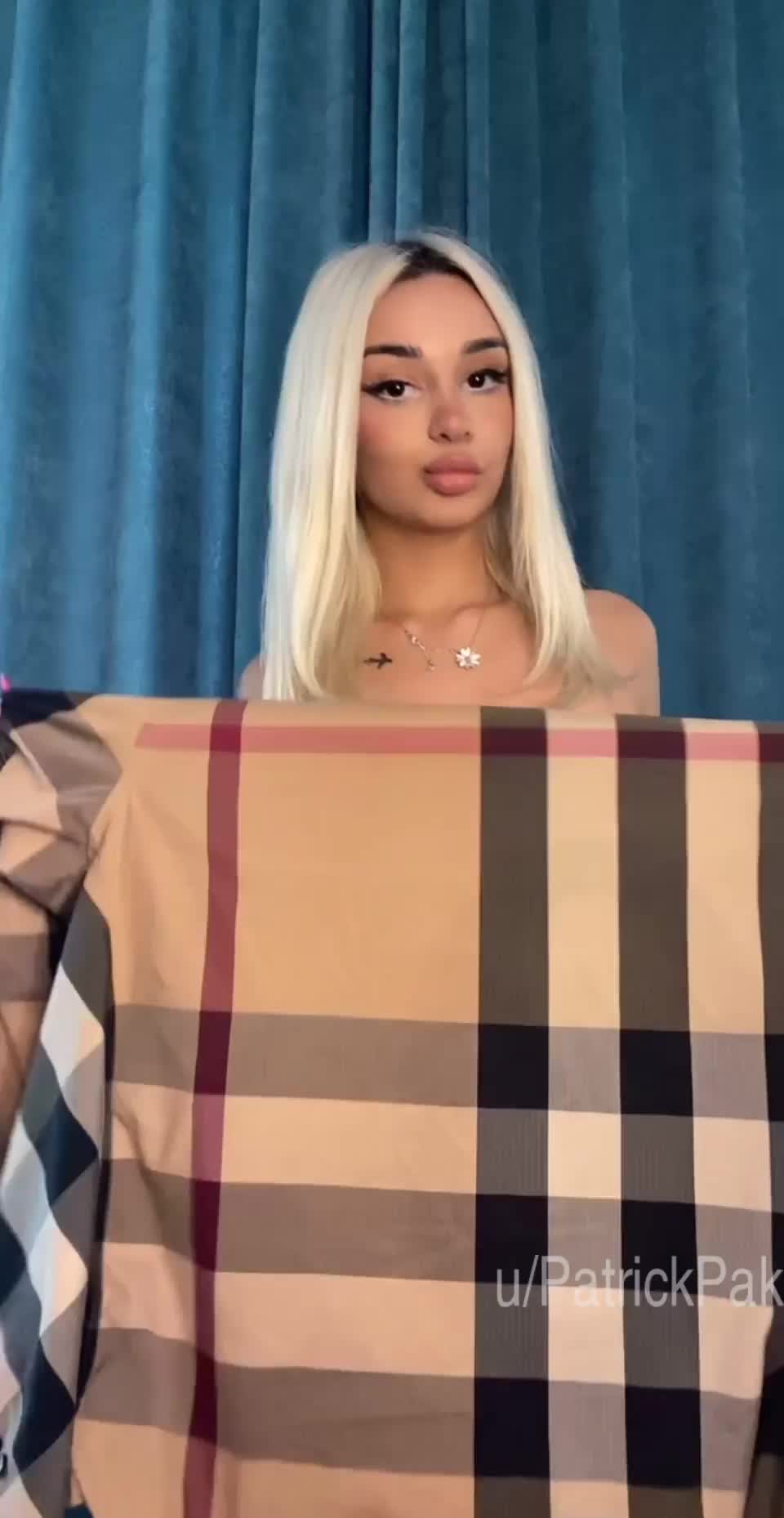 Hi I’m your new neighbor : video clip