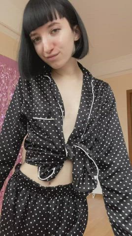 Today I go to bed without pajamas completely naked : video clip