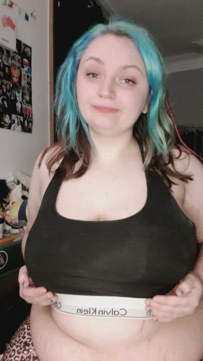 A tittydrop to brighten your day <3 : video clip