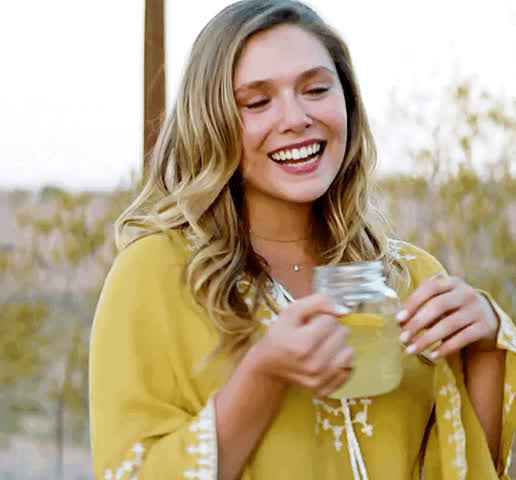 Meeting the new hippie neighbors… [Elizabeth Olsen] : video clip