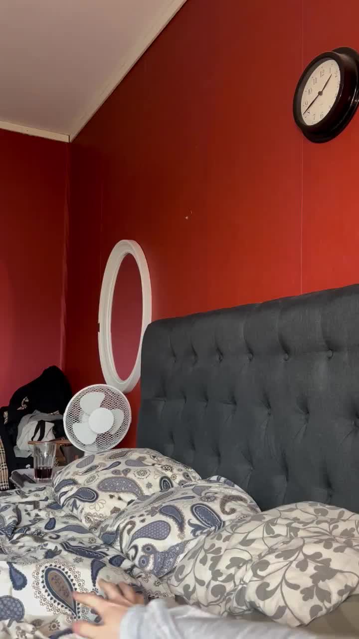 I wouldnt mind if you put it in the "wrong" hole 🥰 : video clip