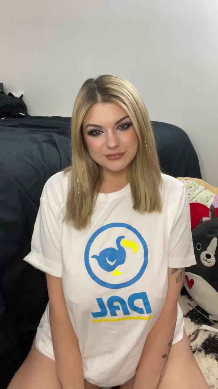 10 points to anyone who knows what my shirt is 😉 : video clip