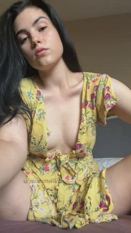I don’t wear panties because I get turned on by the look of men noticing my pussy under my skirt 🥰 : video clip
