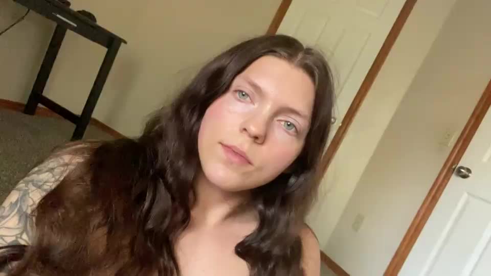 Should I lick my own pussy? : video clip