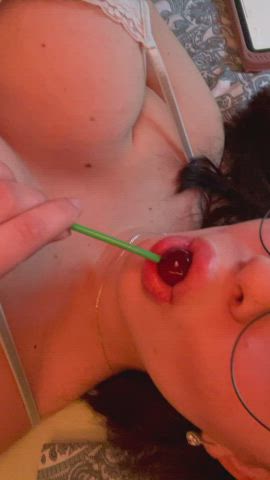 guess the taste of my lollii : video clip