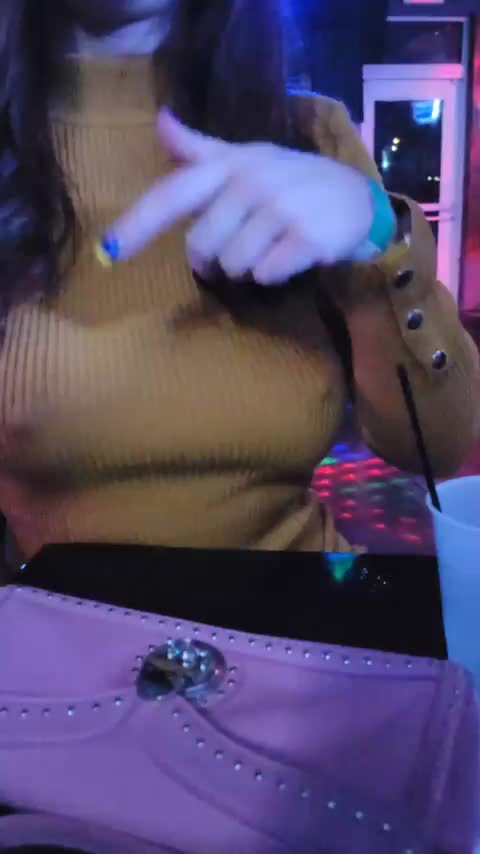 So Ive decided I really like flashing in bars [gif] : video clip