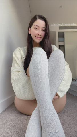 It's Winter in Australia, I'll need to keep the sweater on while you breed me. Hope that's okay 🥺💕 : video clip
