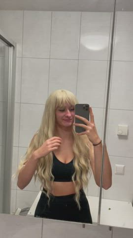 got a little horny in the gym after the workout.. had to show you my big tits 😌 would you have fun with me in the gym cabin? : video clip