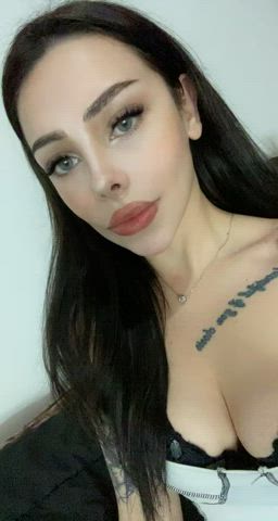My face and my tits..what do you like more : video clip