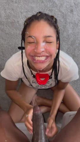Facials and swallowing cum make me horny : video clip