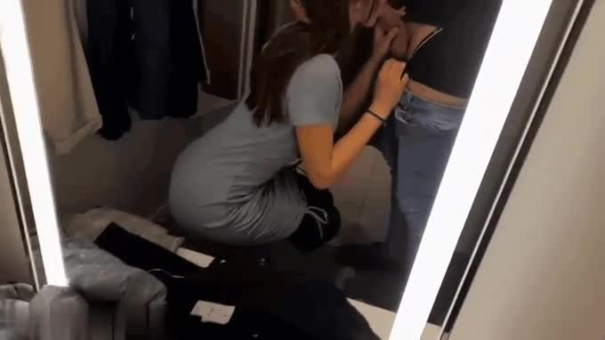 Buy from my store and I'll suck you in the changing room : video clip