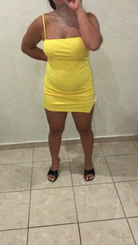 No panties or bra for the club tonight : video clip