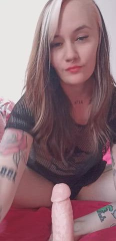 Who wants to feel my softy feet? 👣 : video clip