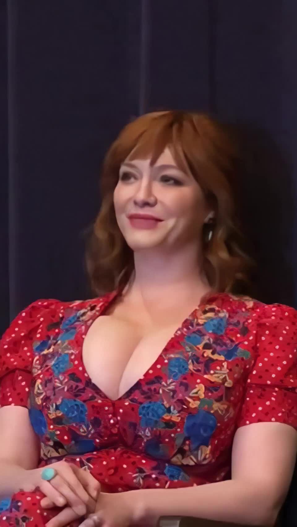 Christina Hendricks and her massive 36F milkers : video clip