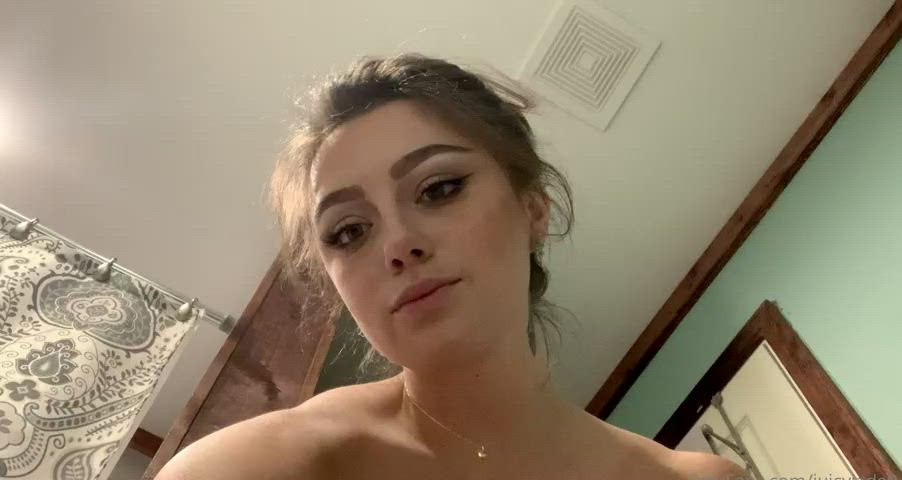 Big Titties😍😍 : video clip