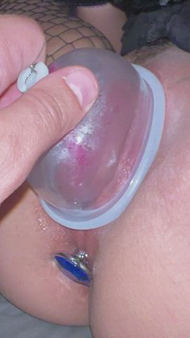 Pumped, plugged and wet : video clip