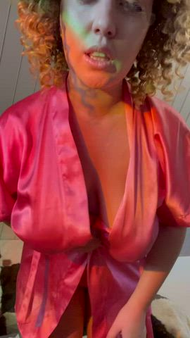 Can I be your personal curvy milf? : video clip