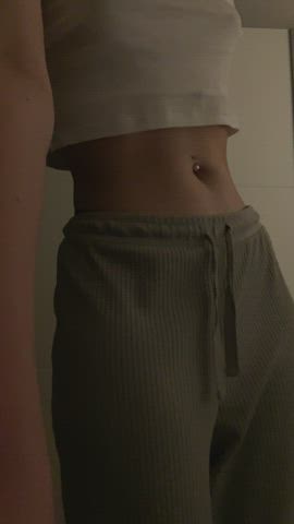 My pants are hiding something big : video clip