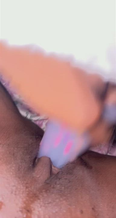 Playing under my covers 😩hopefully no one heard me : video clip