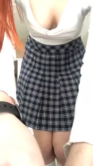 Petite redhead : video clip