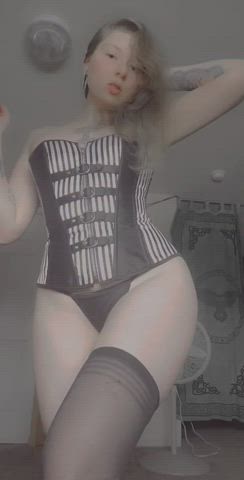 All pale on the outside but my inside is a nice shade of pink : video clip