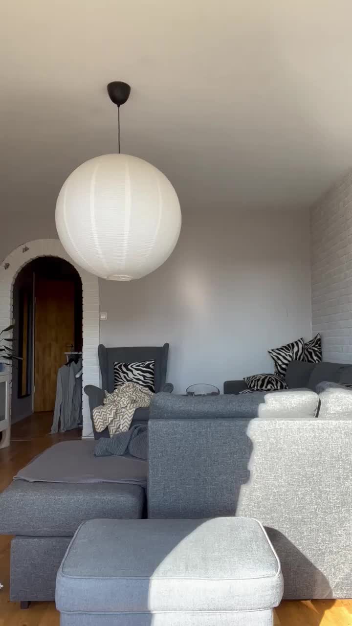 The entrance is over here, sir 🥰 : video clip