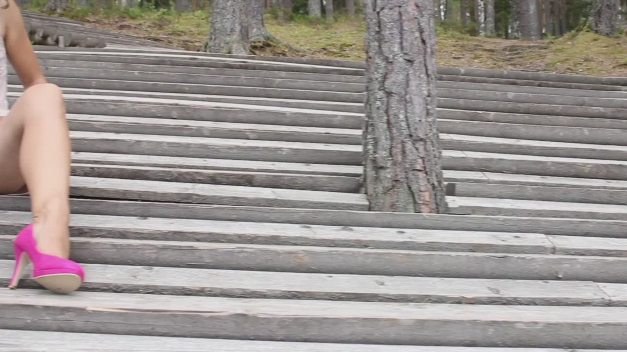 Legs Wide Open At The Tourism Place : video clip