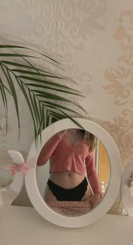 My new pants don't fit : video clip
