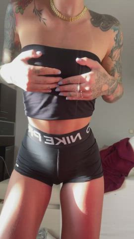 My wish to share my naked body is above my shyness : video clip